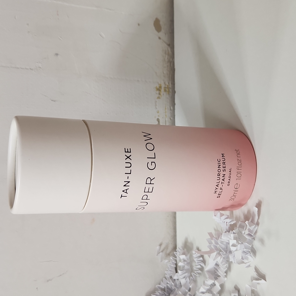 Tan-luxe super glow hyaluronic self-tan serum
